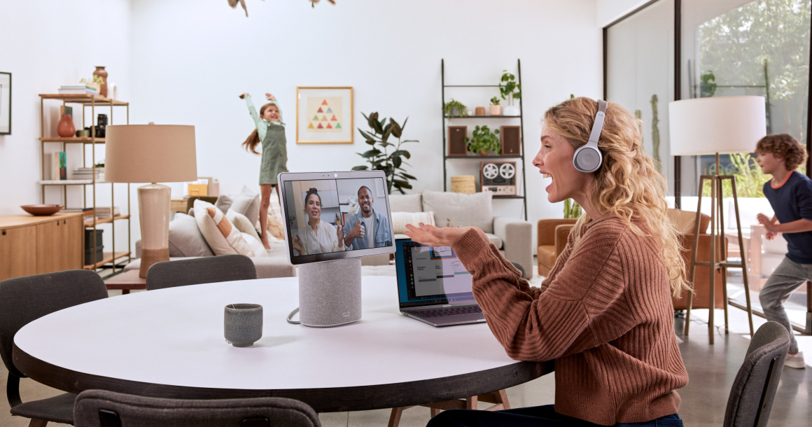 Avec le Webex Desk Mini, Cisco mise sur la portabilité de son écosystème Webex en imaginant une version réduite de son matériel phare, le Webex Desk Hub.