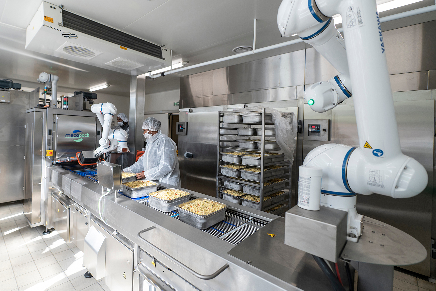 Visite de l'Unité Centrale de Production de l'alimentation installée sur le Domaine de Chérioux dans une aile du collège Adolphe Chérioux à Vitry-sur-Seine. 