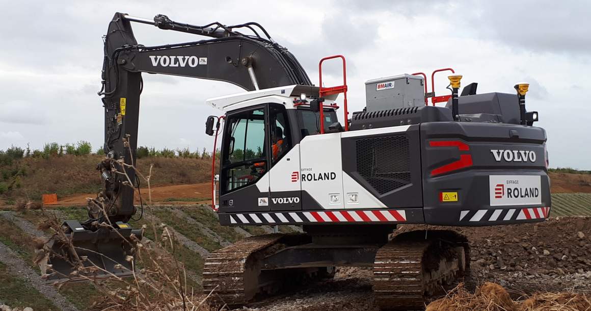 Selon les contextes de travail, l’opérateur a la possibilité de travailler simultanément en mode ECO et en mode hybride . Crédit : CDF