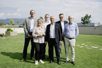 De gauche à droiteAu premier rang : Cécile Sanz, Bruno Cadudalau second rang : Thomas Eyermann, Marc Philippoteau, François Guerin, Vincent Pasquet