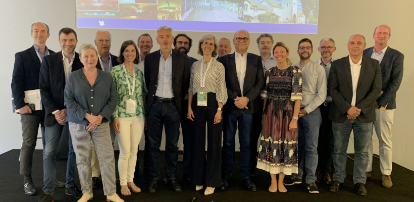 Une grande partie du comité directeur de l’Ufipa lors de l’assemblée générale du 9 juin 2023. Au centre: les nouveaux trésorier et présidente Nicolas Potier et Stéphanie Verrier. 