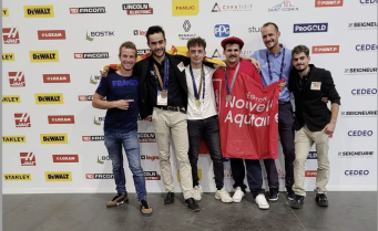 De gauche à droite, Francis Perrot-Minnot (coach), Jules Cassien (médaille de bronze), Julien Abilard (médaille d'or), Baptiste Girault (médaille d'argent), Lucas Goetschy (coach) et William Lassalzede (préparateur mental et technique). 