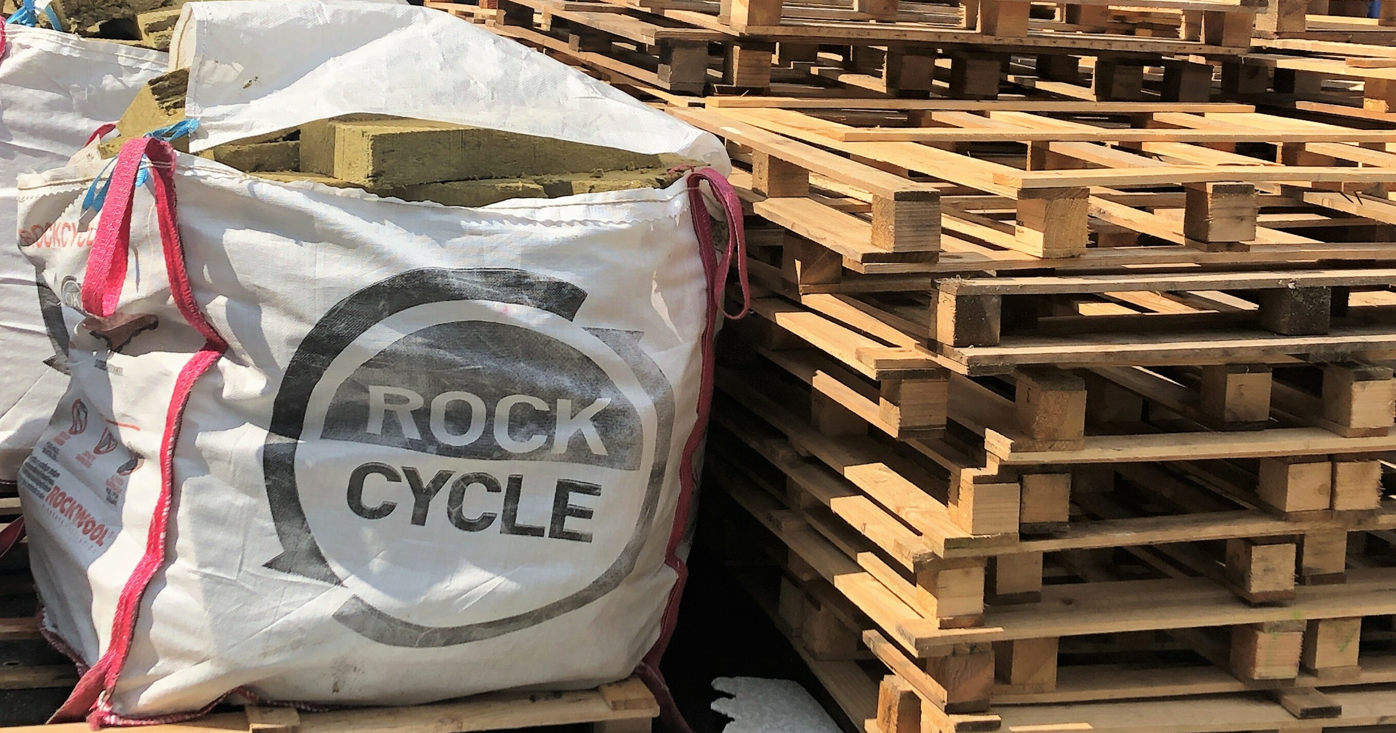 (c) Rockwool- Les palettes ne sont pas considérées comme des PMCB. 