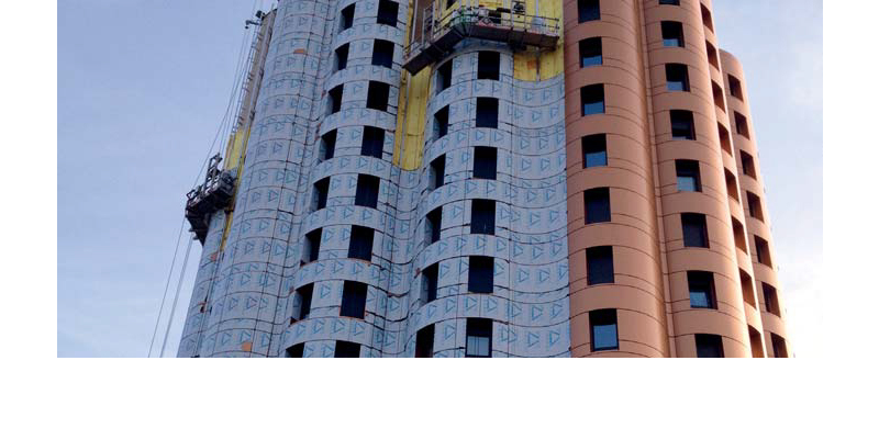 Le bâtiment est isolé par l’extérieur avec une épaisseur de 240 mm de laine de roche.