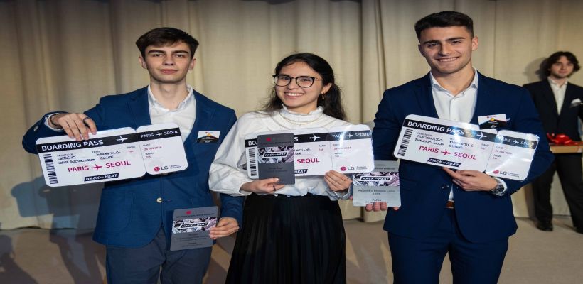 Les trois gagnants du premier Hackathon étudiant. 