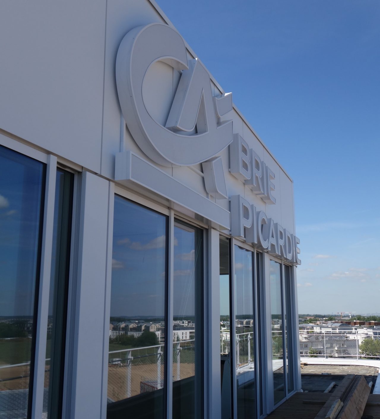 Le Crédit agricole Brie Picardie et IZI by EDF financent la rénovation ...