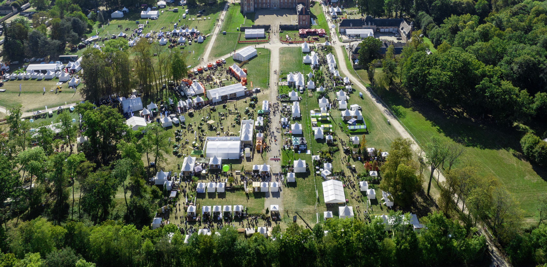 Le salon professionnel rassemble plus de 600 marques de matériels d’espaces verts, création et décoration, végétal, matériel TP, transport, accessoires,  sur 250 000 m² d'essai et de démonstration dans les conditions réelles d’utilisation.