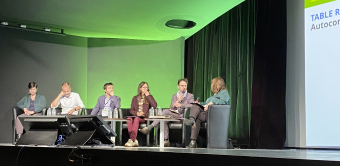 La tribune de la première table-ronde de la 7e UAPV.