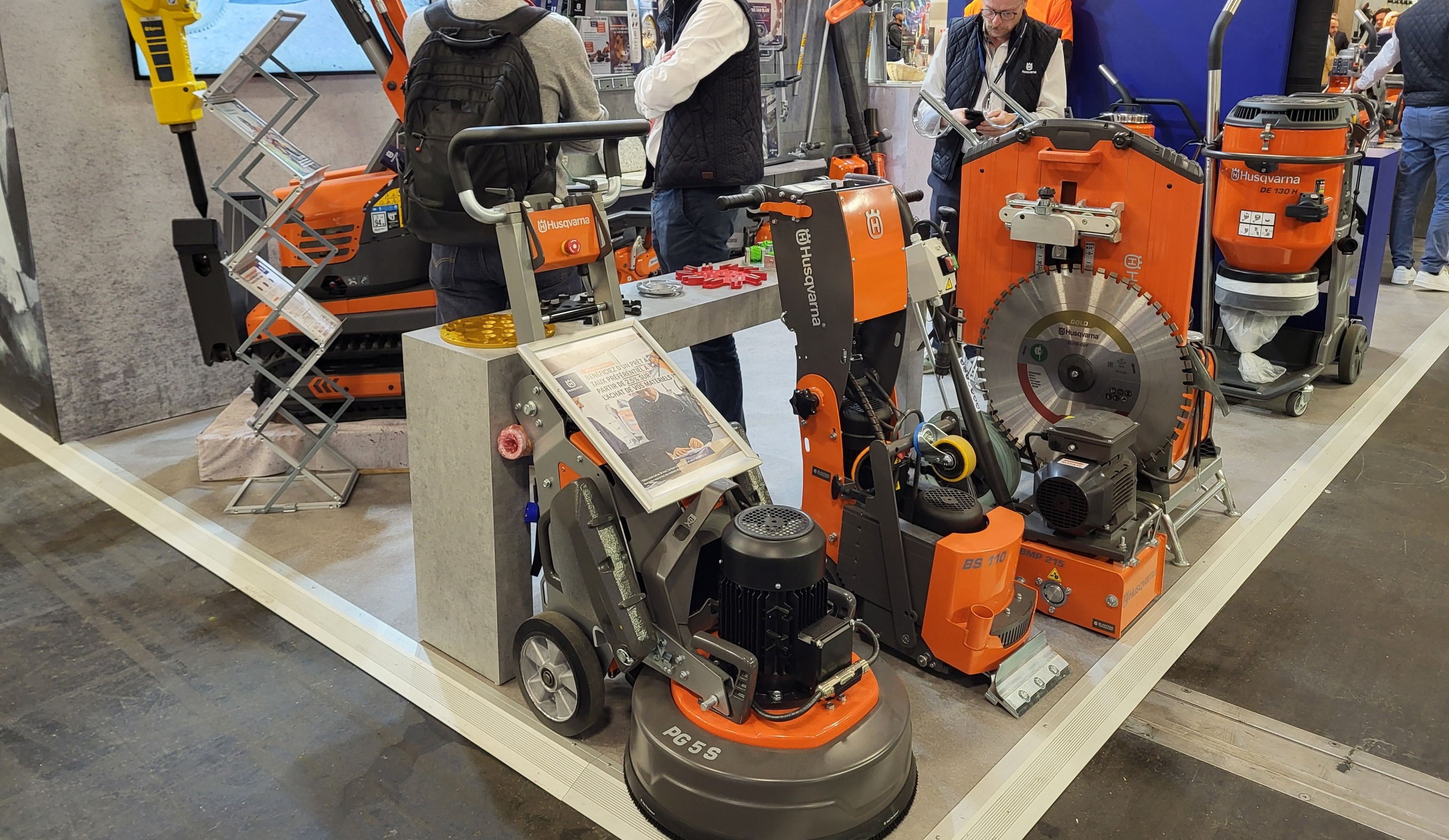 Le stand d'Husqvarna à Batimat abritait plusieurs nouveaux produits.