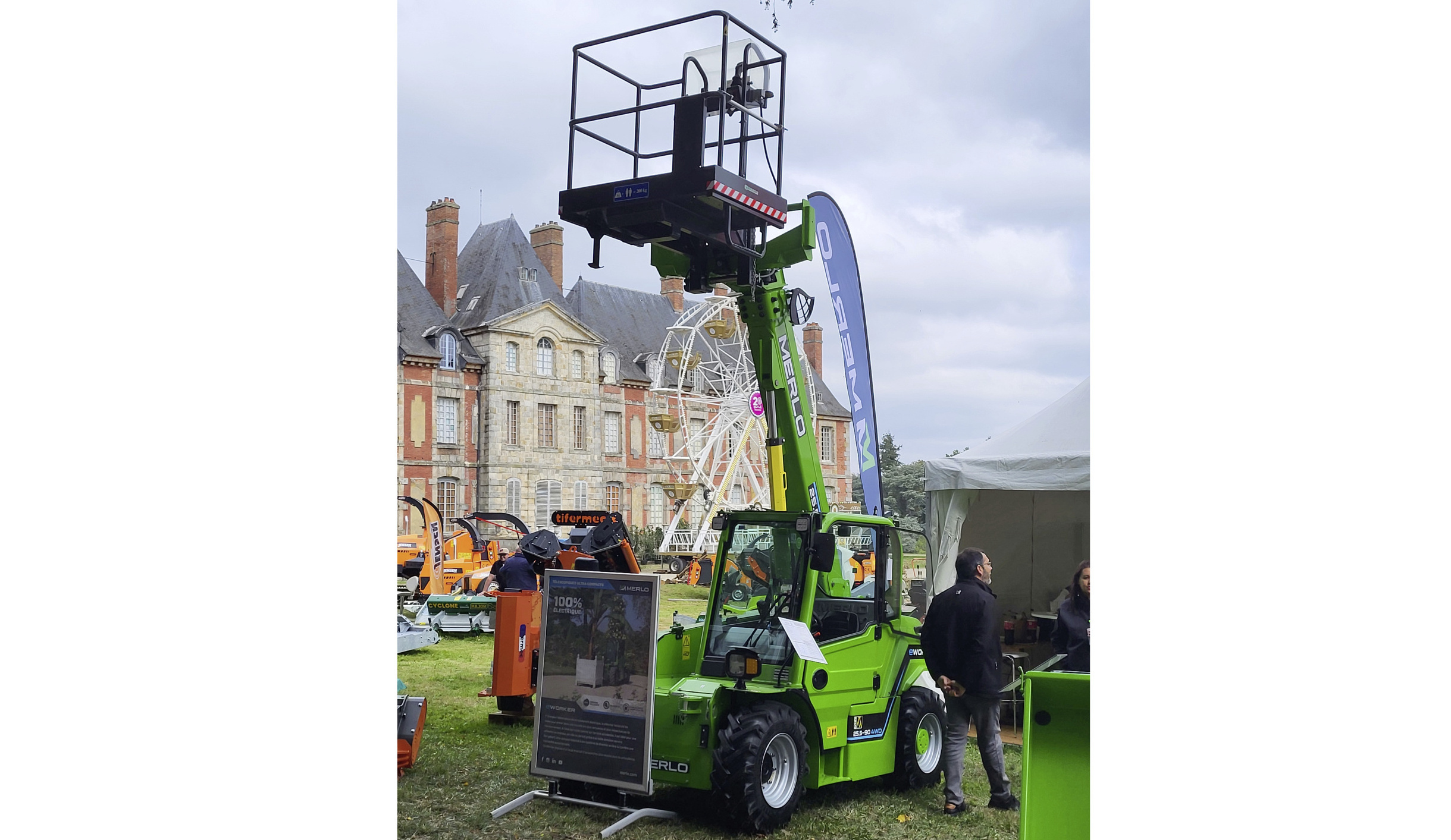 Merlo a également exposé l'e-Worker 25.5, son premier chariot télescopique électrique.