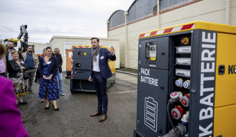 Depuis 2019, Kiloutou Energie a entrepris de diversifier son mix énergétique avec notamment des packs batteries.