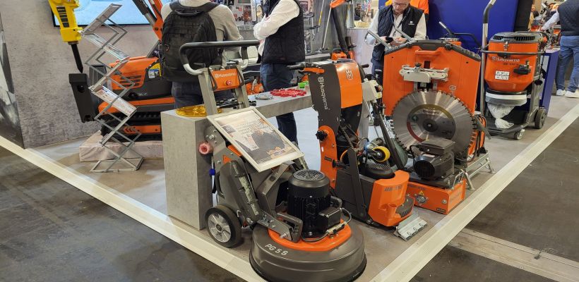 Le stand d'Husqvarna à Batimat abritait plusieurs nouveaux produits.