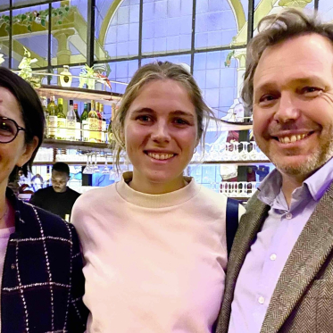 Stéphanie, Alice et Roland Goddet. 