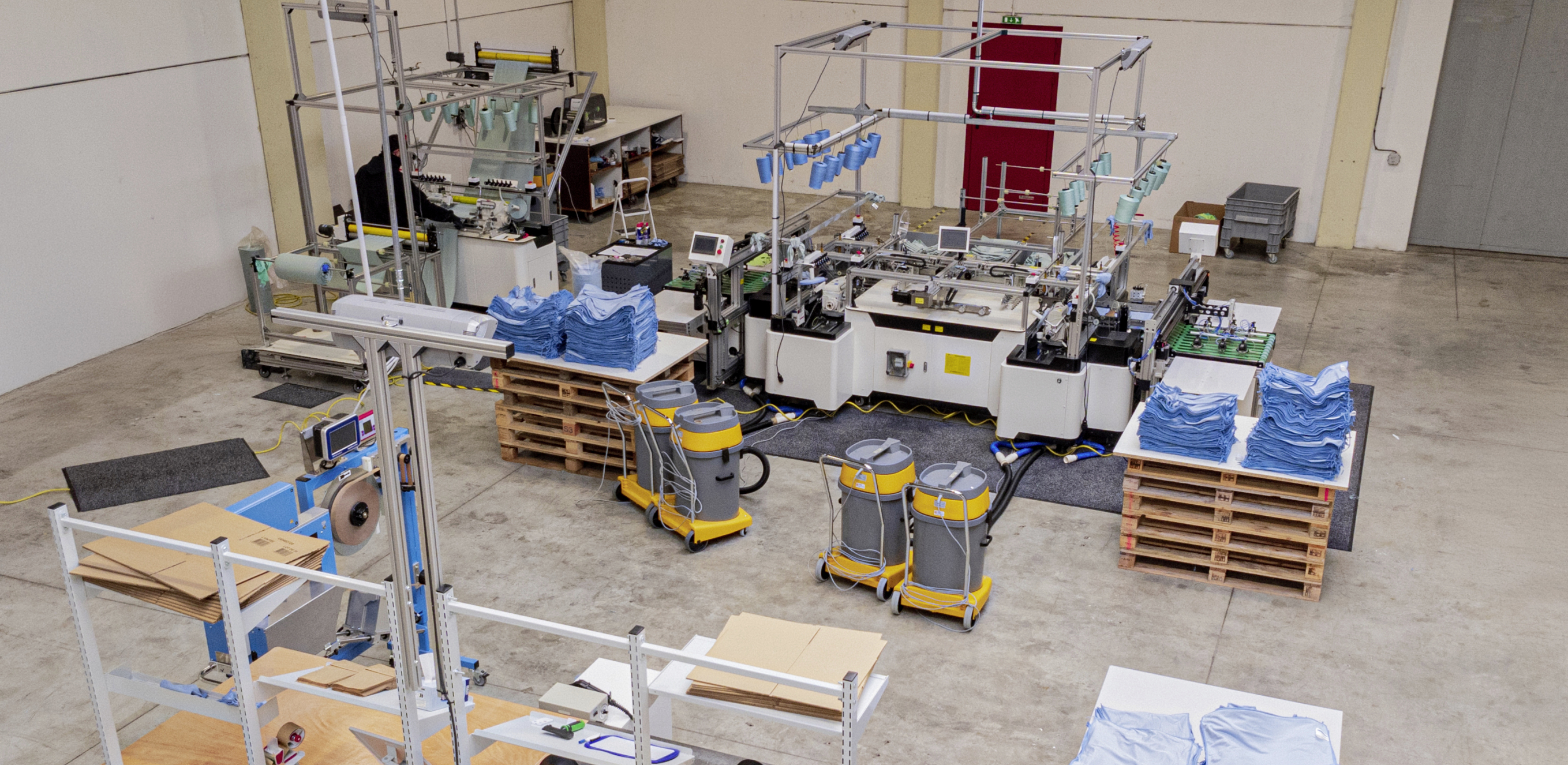 En 2024, Concept Manufacturing a démarré un atelier de confection en Normandie dans lequel il travaille avec des tricoteurs français.