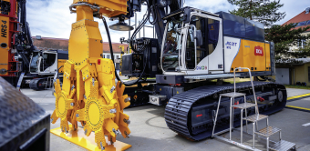 Conçu notamment pour les activités de battage, le porteur eRG 21 T Hybrid est muni d'un moteur électrique chargé de compléter le moteur thermique.