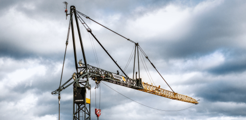 Les grues de la Série K sont conçues pour répondre aux défis complexes des chantiers modernes et s'imposent comme des références incontournables dans le secteur de la construction.