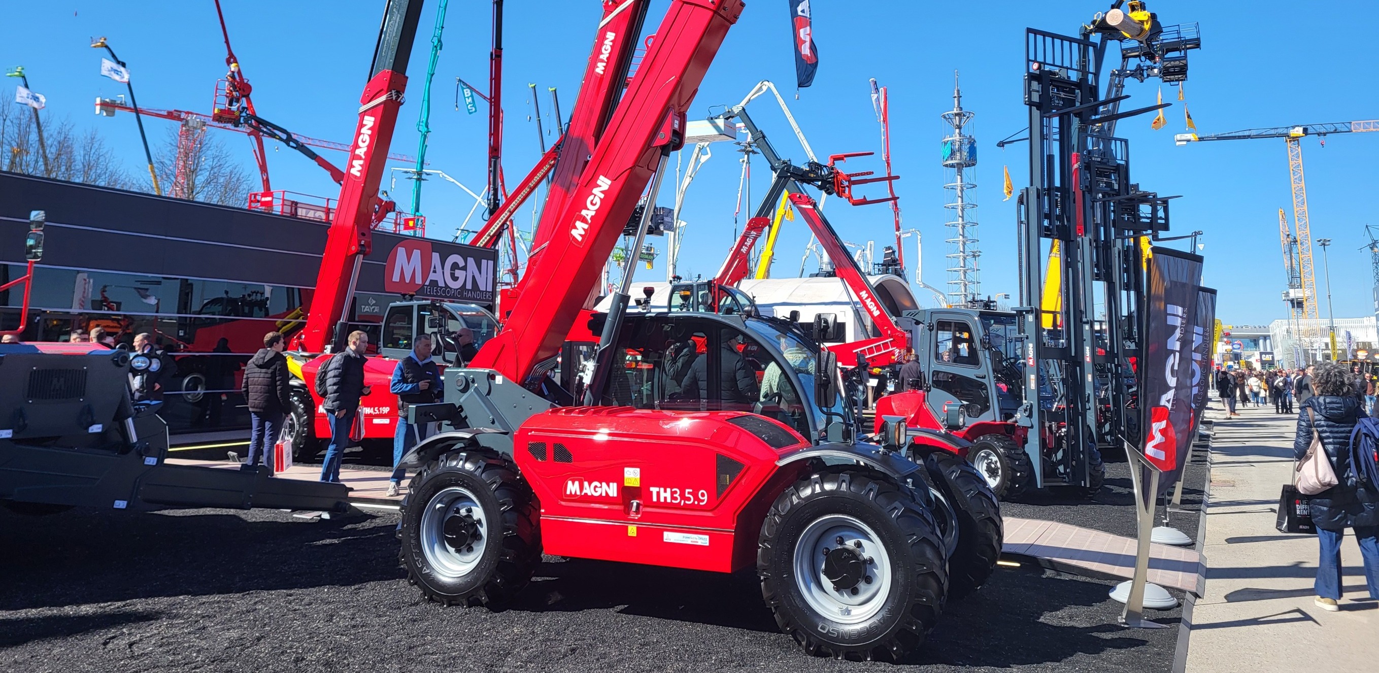Le nouveau TH 3,5.9 sur le stand de Magni à la Bauma.