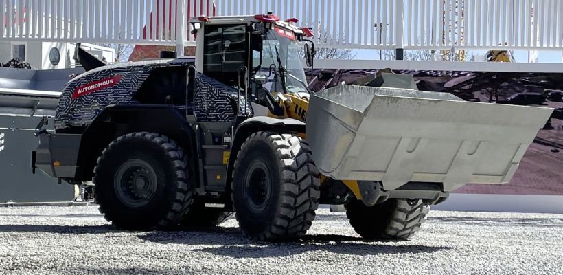 La technologie fonctionne indépendamment du type d’entraînement. Il peut aussi bien équiper une chargeuse sur pneus diesel qu’un futur modèle Liebherr à entraînement électrique ou à hydrogène.