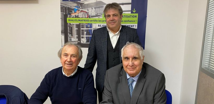 De gauche à droite : Claude Malley, Président de Qualiclimafroid ; Alain Griotto, Responsable commercial. et Joseph Amar, trésorier, dans les nouveaux bureaux de l'association au 63 Bis Rue de Wattignies à Paris (12e).