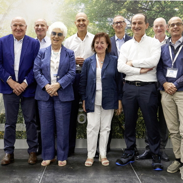 Inauguration de l'usine électronique d'Arcevia, en Italie