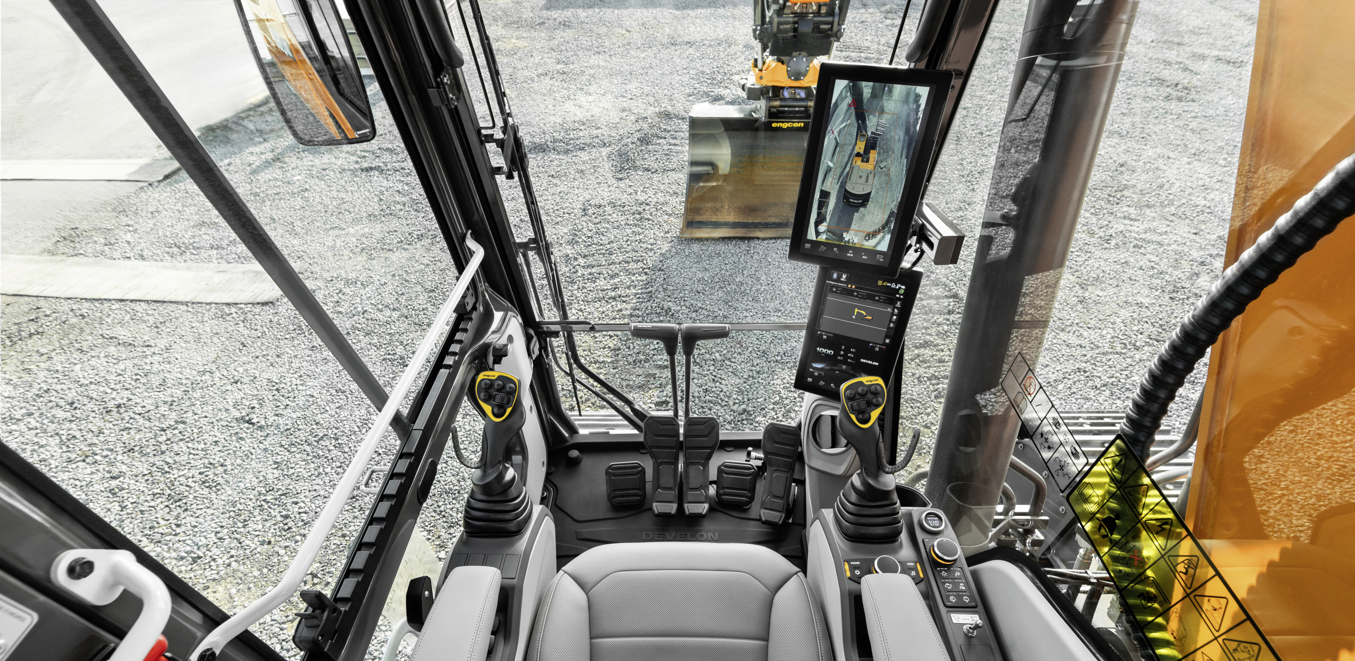 Les porte-outils Engcon seront disponibles en montage d'usine sur les pelles de la série 9 de Develon.