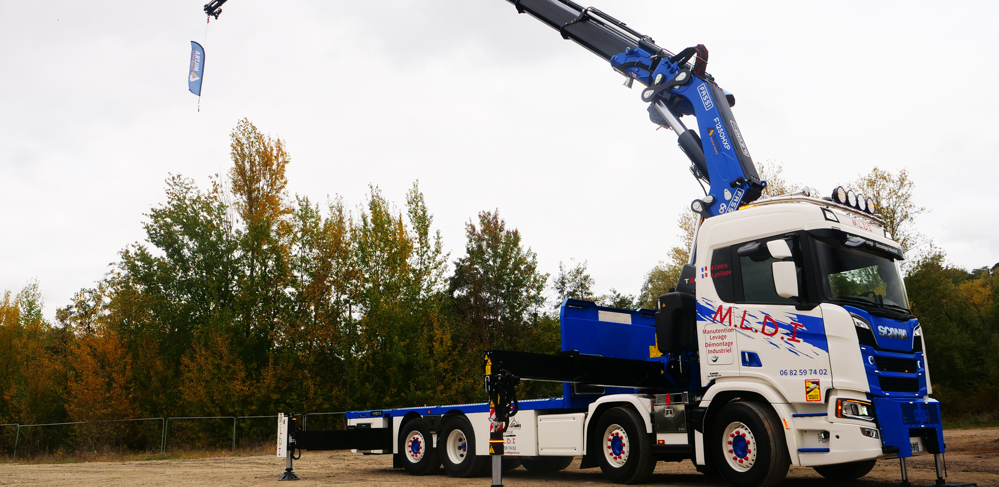 Les nombreuses personnalisations sont aux couleurs et à l’image de l''exploitant qui a souhaité Un camion bleu-blanc-rouge, symbole fort du savoir-faire français.