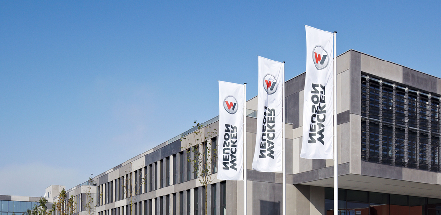 Le conglomérat coréeen, coté à la bourse de Séoul, souhaite acquérir environ 63 % du capital auprès des principaux actionnaires de Wacker Neuson, a annoncé mardi l'entreprise inscrite au SDax de Franckfort.