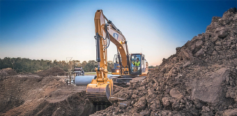 Sorti en 2013, la pelle Cat 336E H était équipé d'une récupération d'énergie hydraulique sur la tourelle. Ce modèle n'a pas connu de suite.