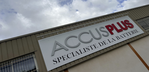 Au-delà de la spécialisation et de la compétence technique, l’approche globale de l’entreprise couvre le conseil des solutions, la préconisation des technologies et le  recyclage des batteries.