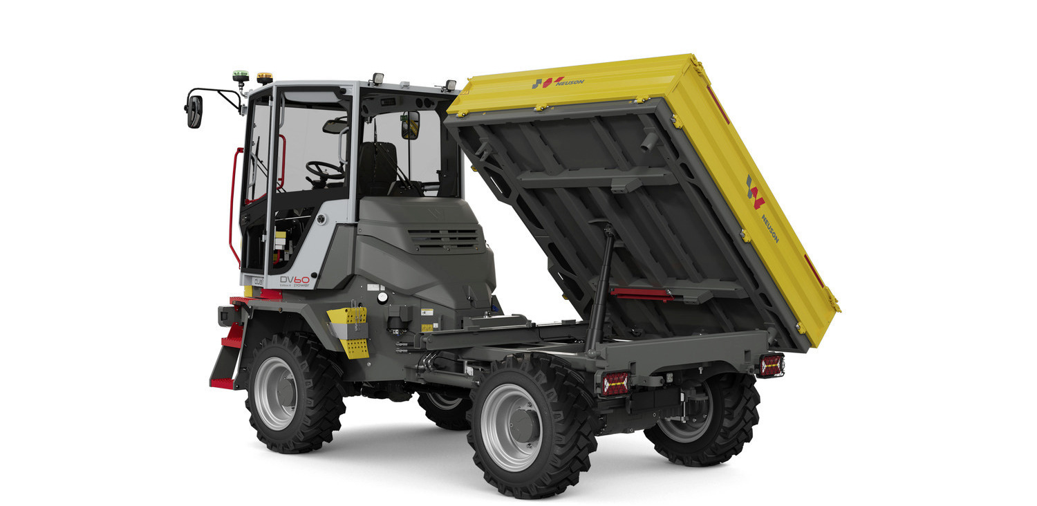 Le système d'échange porte sur la gyrabenne et la plateforme basculante triangulaire avec des parois latérales rabattables et amovibles.