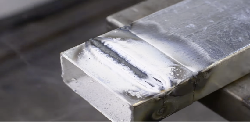 Une soudure sur galvanisation.