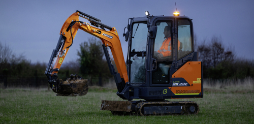 Les batteries de la DX23E-7 lui donne la capacité de travailler jusqu'à huit heures.