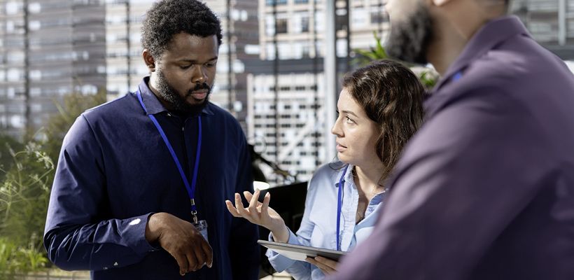 Le nouvel accord de branche en maiètre de prévention des risques recommande, notamment,, un temps d'échange avec les agents de service.