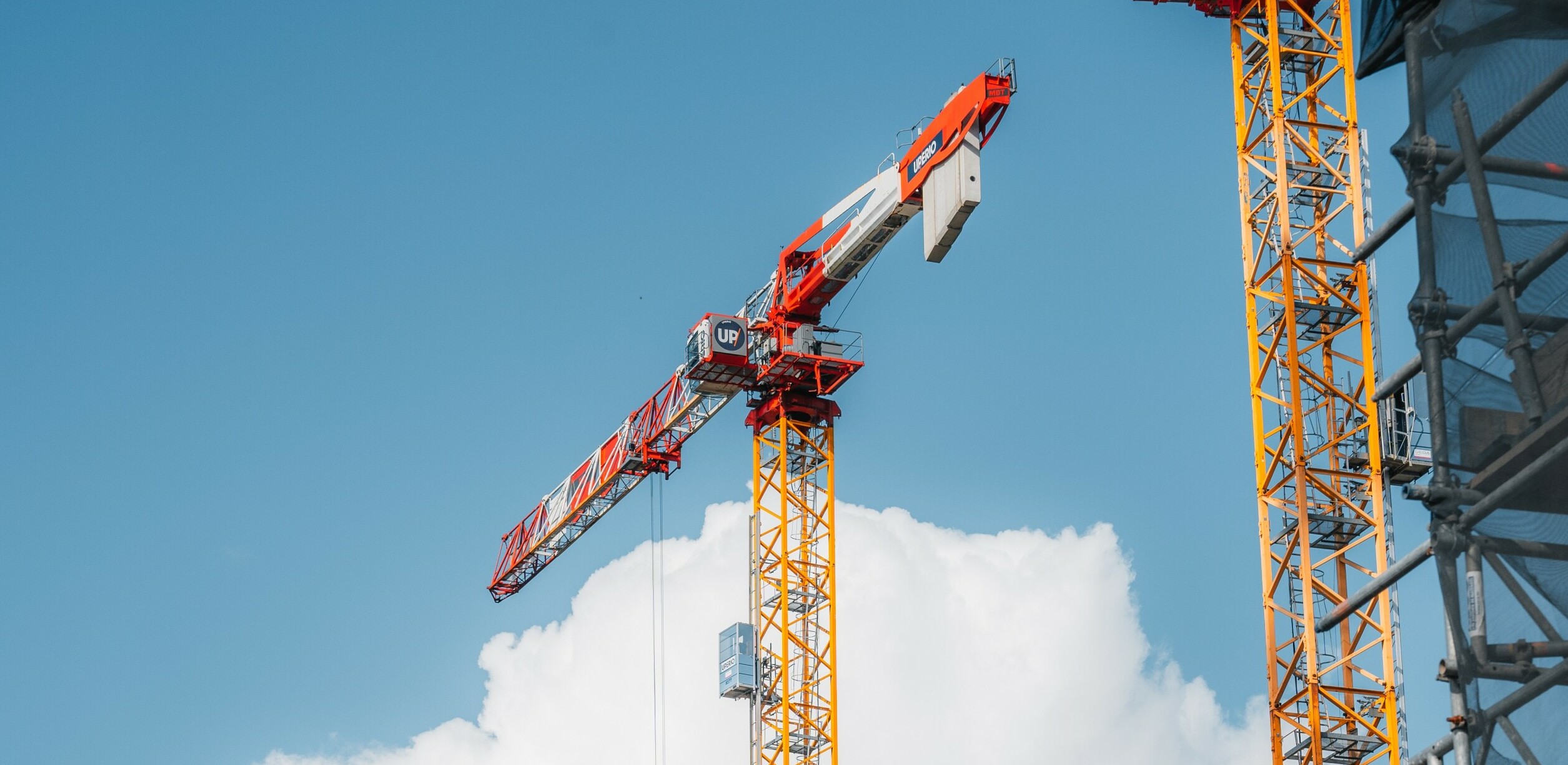 En réaction à la crise du bâtiment, Uperio a réduit ses coûts et restructuré son endettement.  
