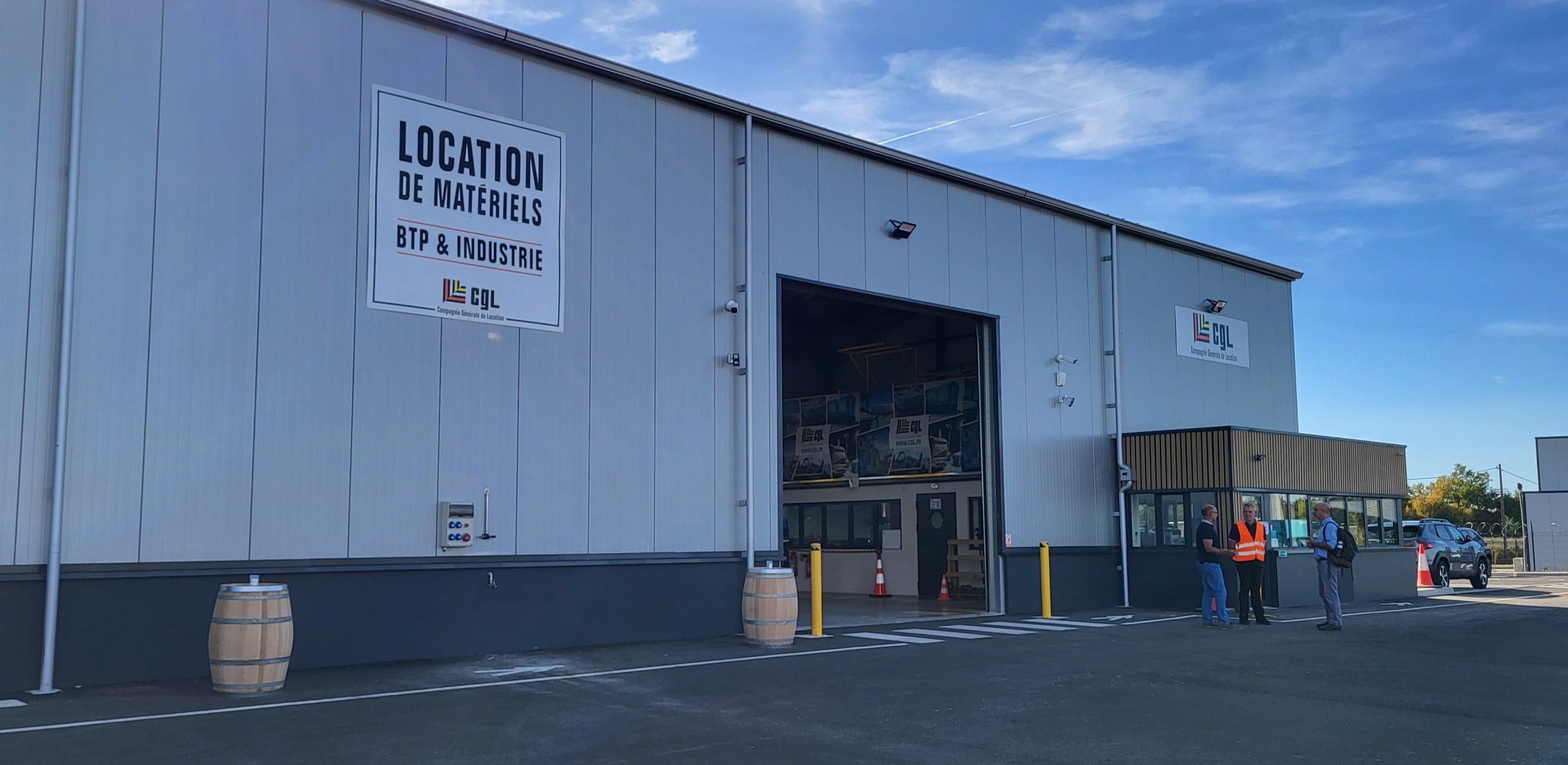 Installé à Aillas, le nouvel atelier central de CGL accueille des machines provenant des 33 agences du loueur afin de les réparer et les reconditionner.