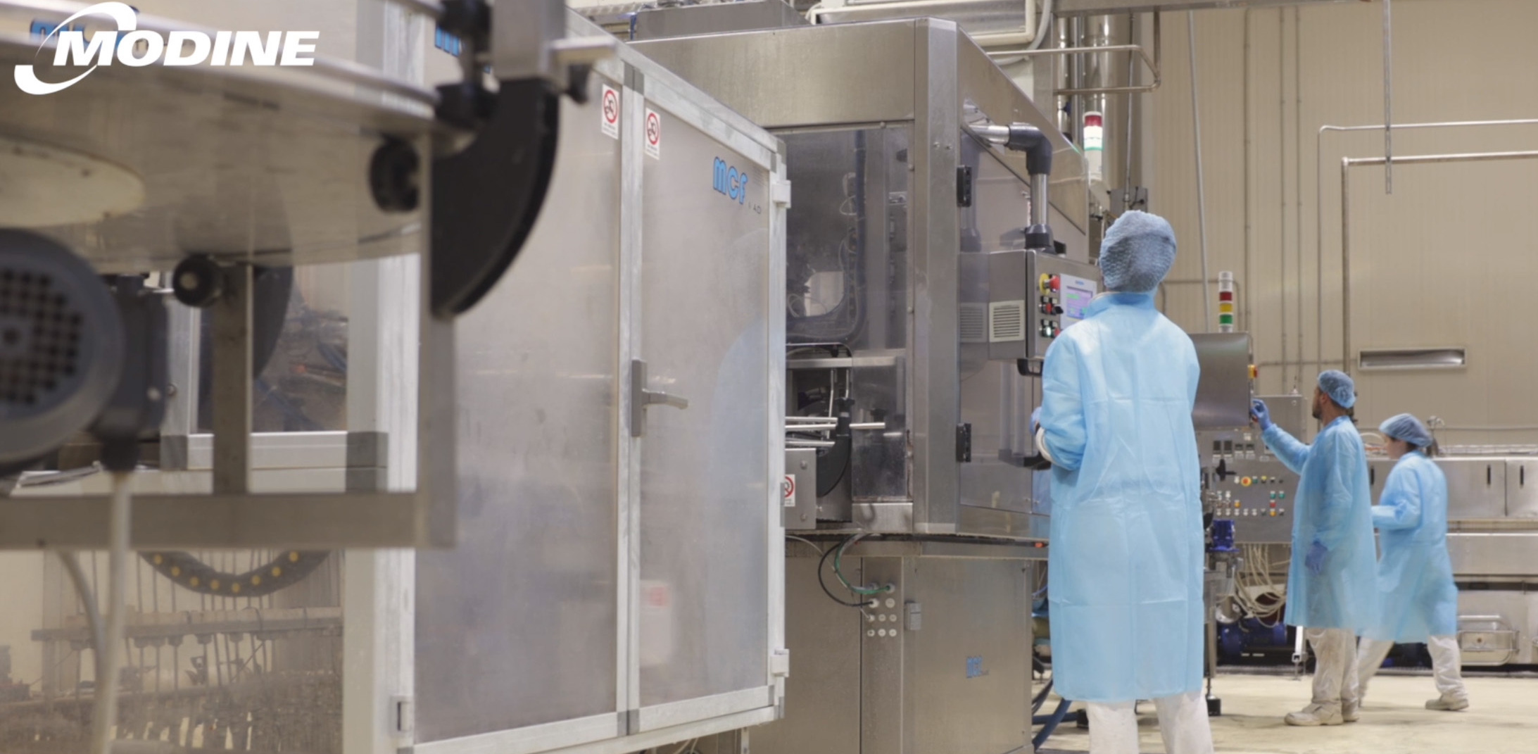 L'usine Athenor située à Spolète en Italie est une conserverie qui commercialise notamment la marque  « La Madia Regale ». 