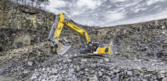 Outre les nouvelles technologies et systèmes d’assistance, les pelles R948 G8, R 952 G8 et P 958 G8 intègre le poste de travail emCAB et son interface INTUSI.