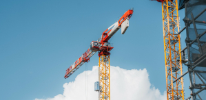 En réaction à la crise du bâtiment, Uperio a réduit ses coûts et restructuré son endettement.  