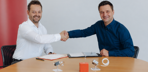 De gauche à droite : Peter Haas et Andrej Debnar, futurs propriétaires de Frion Group