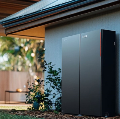 Batterie de stockage dans une installation photovoltaïque résidentielle.