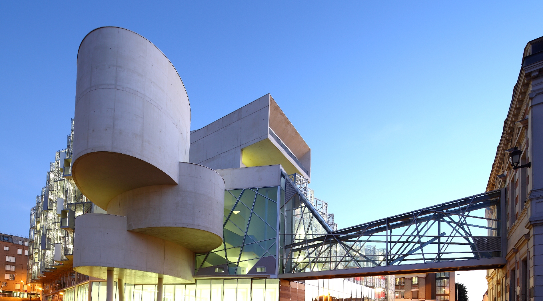 bagnolet-town-hall-dusk.jpg