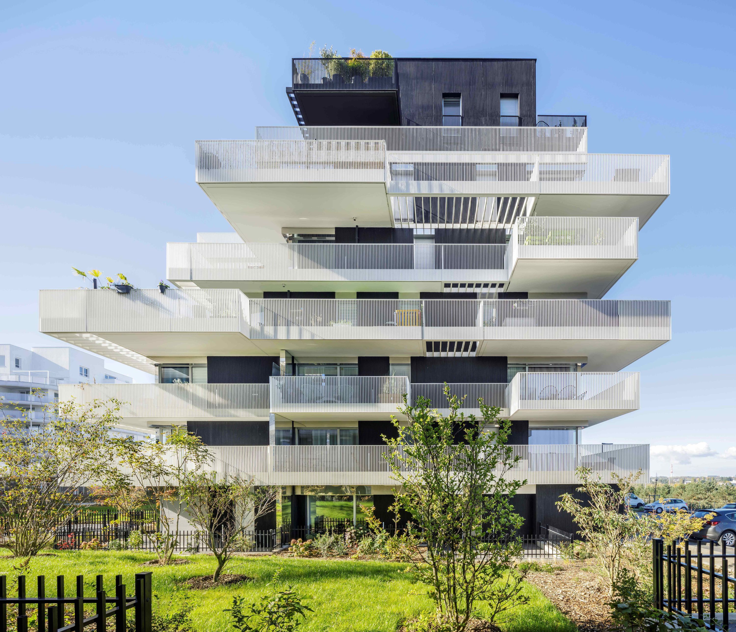 INKY - Barreaudal tôle devant dalle - MO Groupe Launay - Archi BRENAC_GONZALEZ - Ser Arcom- Photo Sergio Grazia (2).jpg