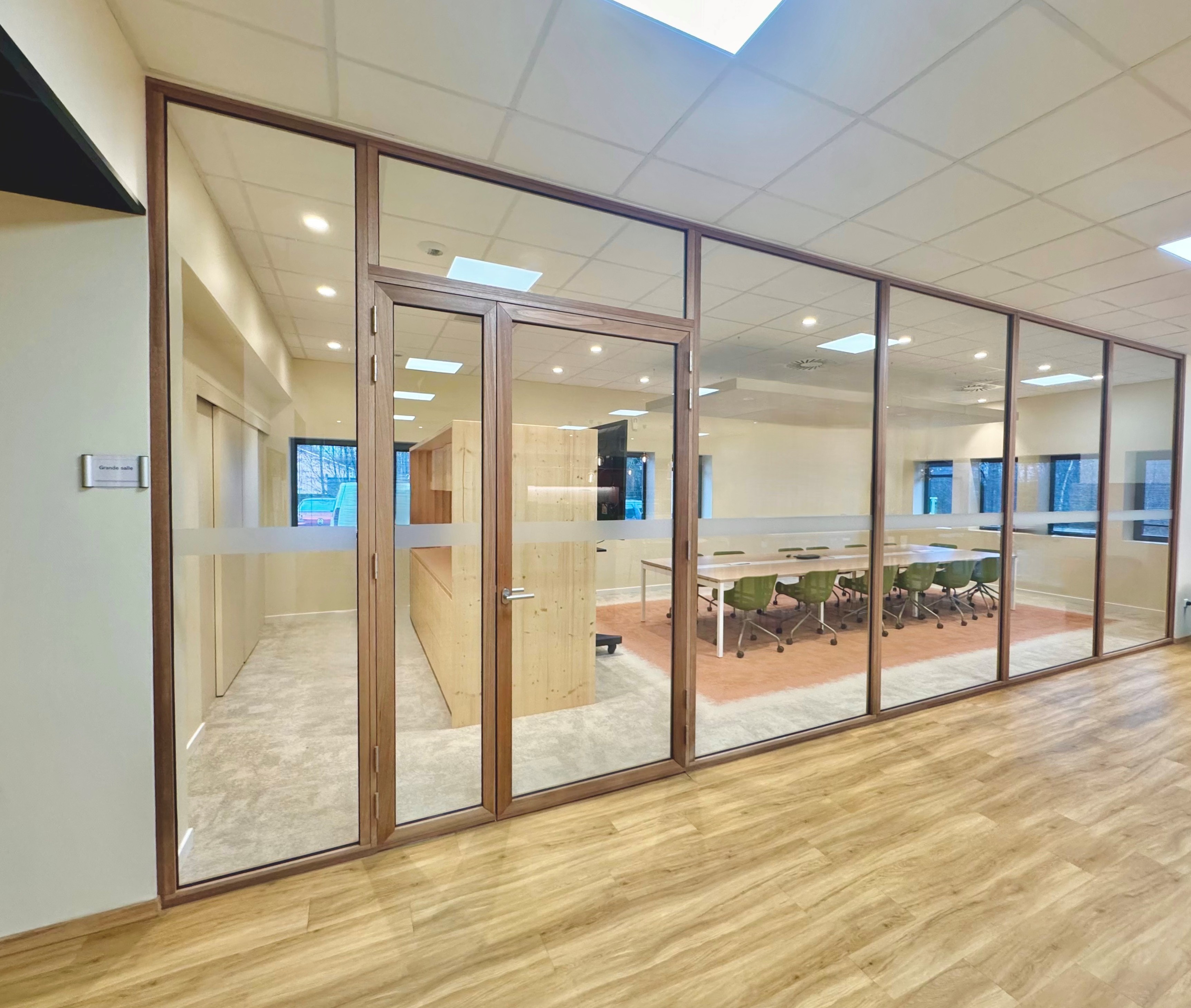 SLIMTEQ RETOUCHE brochure.jpg